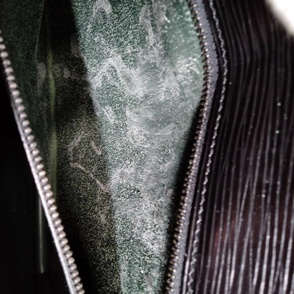 Authentic Louis Vuitton Trapeze Black Epi Leather Clutch Bag mon390-111325 - Picture 14 of 16